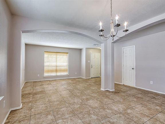 4th image of 13139 Bach Elm St