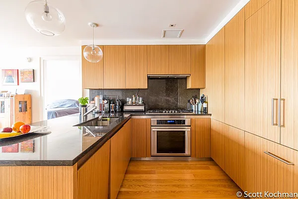 Rented by Level Group | media 3