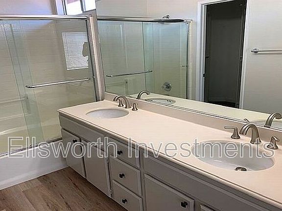 5th image of 744 Cardona Ave