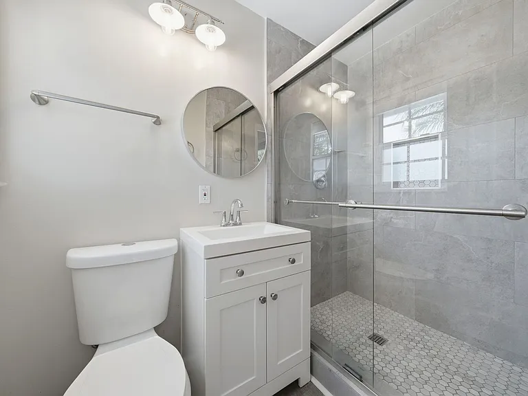 12191 Carthay Cir — Photo 11