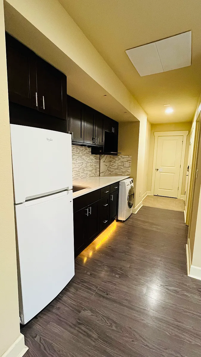 Building Photo - 13710 Burke Ave N #STUDIO