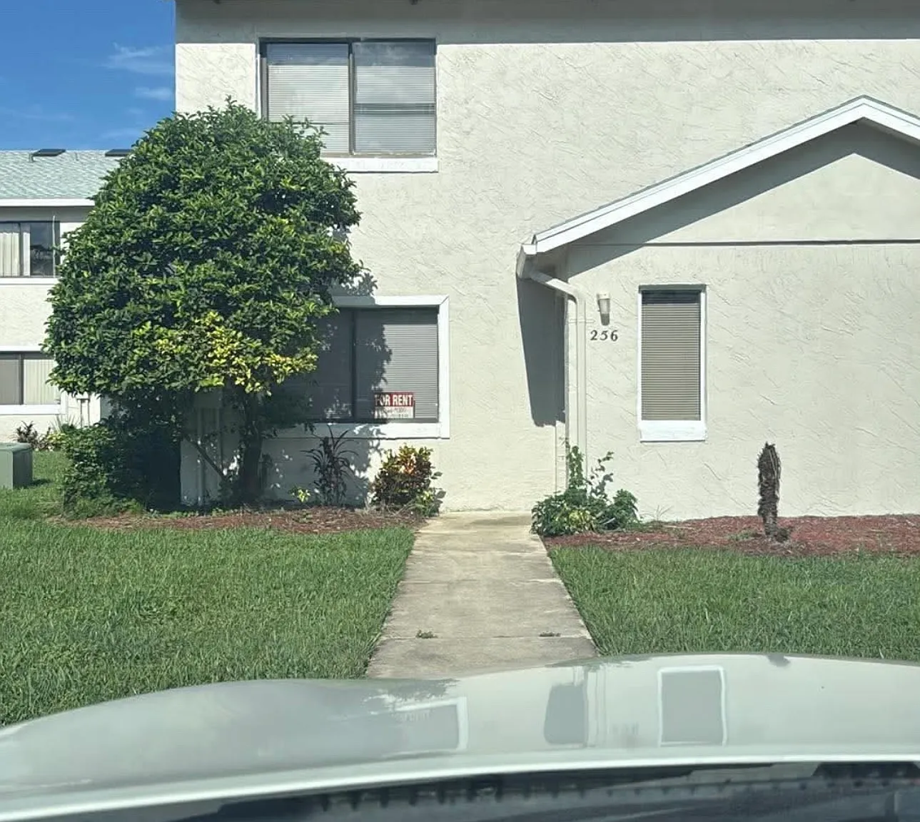 3 bed, 1360 sqft, $1,800 — Photo 1