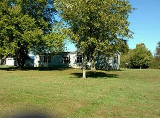 8322 E Alex Rd, Dix, IL 62830