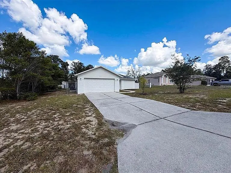 8373 Pinewood Ave — Photo 2