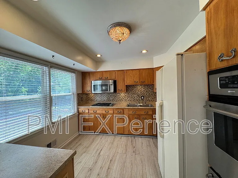 3203 Amador Dr — Photo 6
