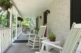 3rd image of 2744 Honeysuckle Rd