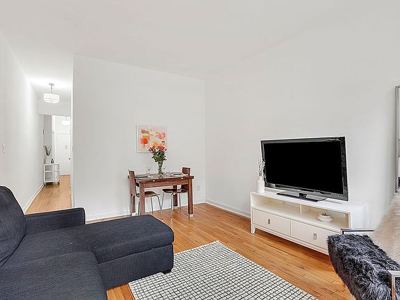4th image of 321 E 89th St APT 4E