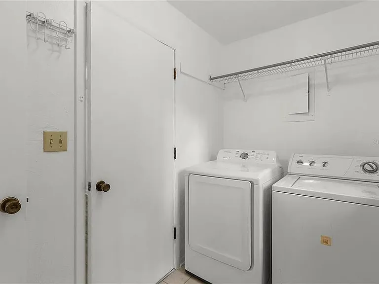 4344 NW 30th Ter — Photo 17