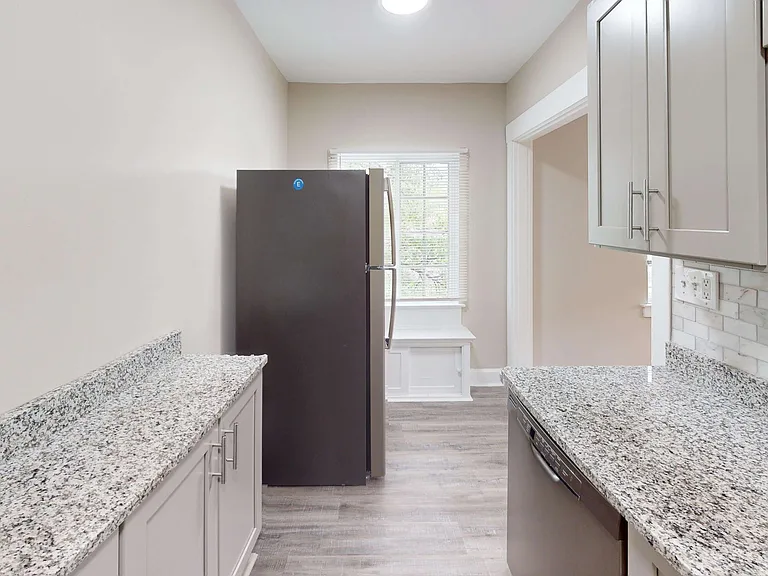 Fully-Renovated Kitchen Fully-Renovated Kitchen