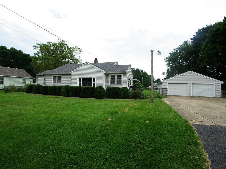 1st image of 611 Sycamore Ln