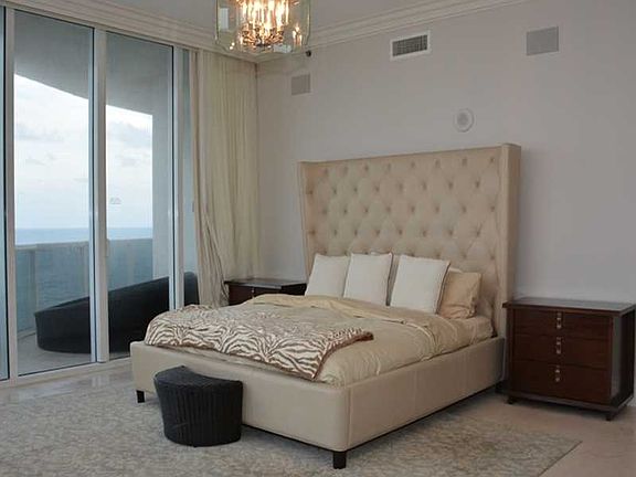 4th image of 16001 Collins Ave Unit 1001