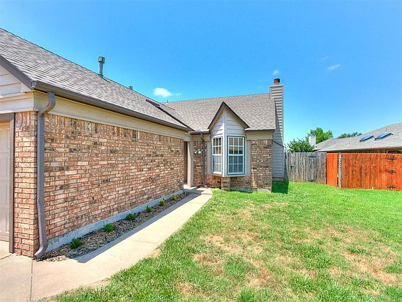 2nd image of 603 Stoneridge Dr