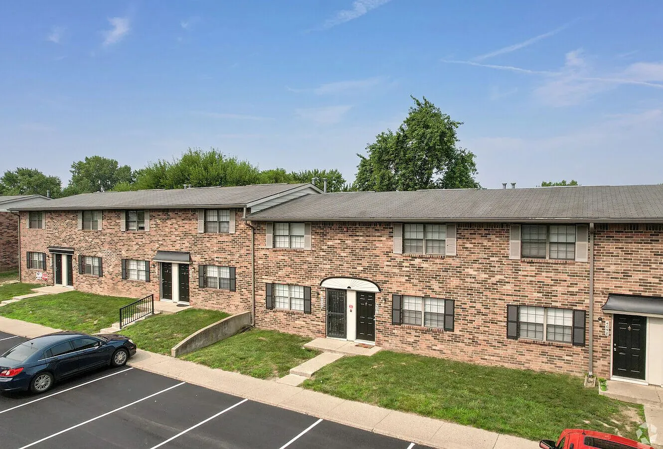Postbrook East Apartments — Photo 1