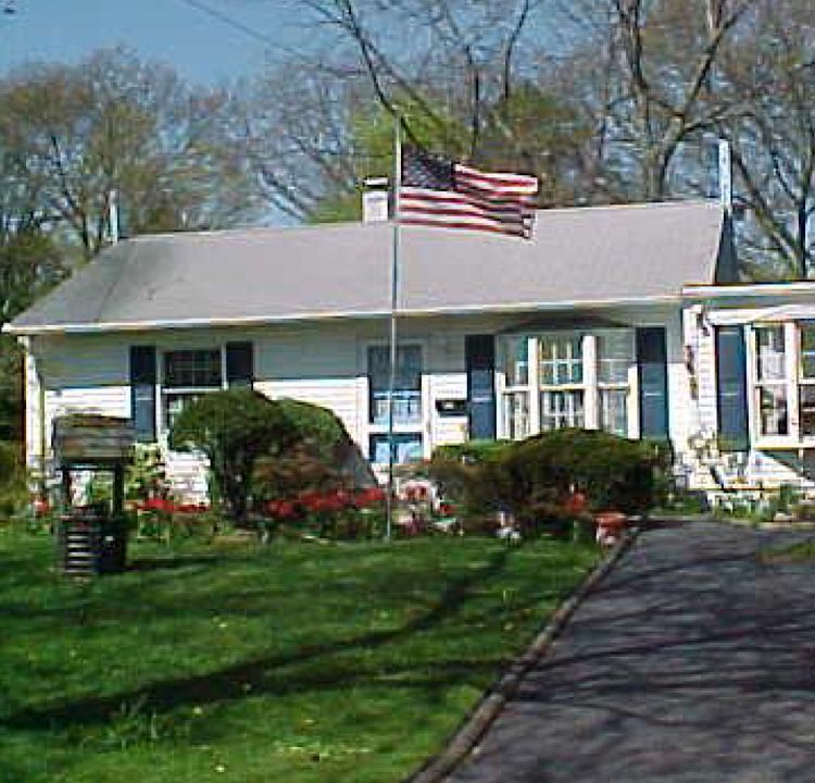 1st image of 883 Bay Shore Ave