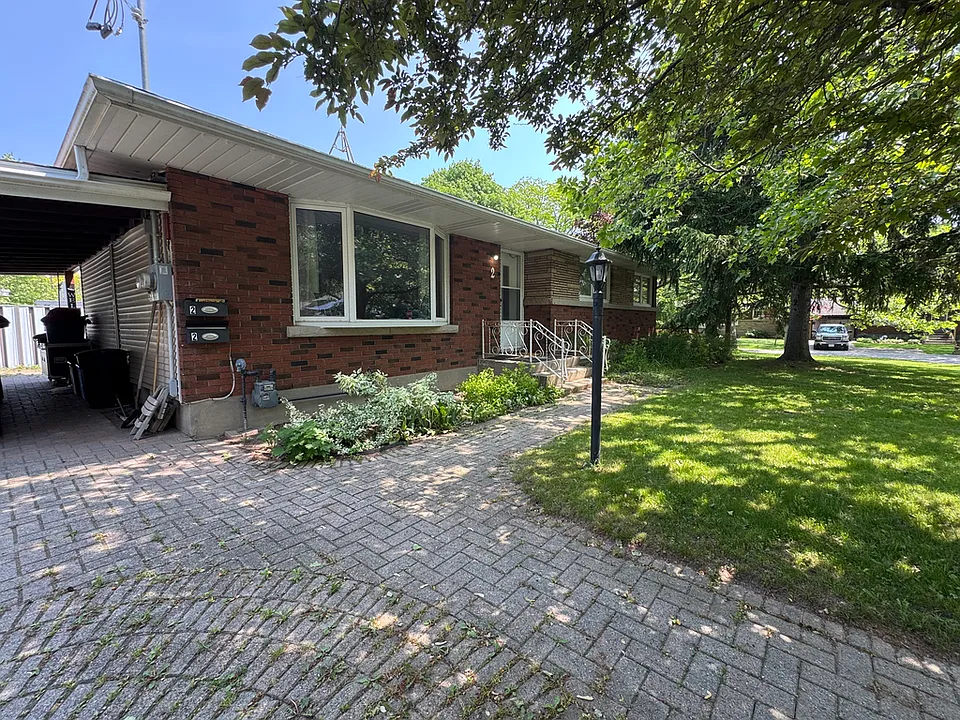 2 Oswald Ave