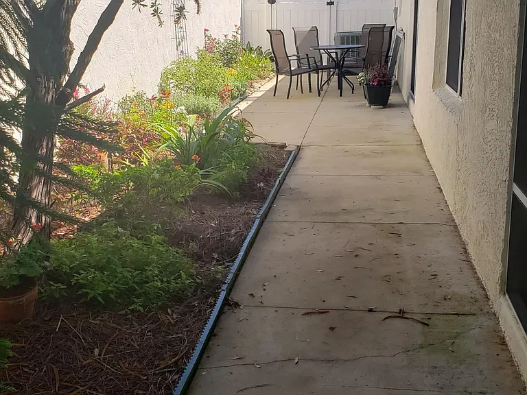 1182 Burton Ln — Photo 22