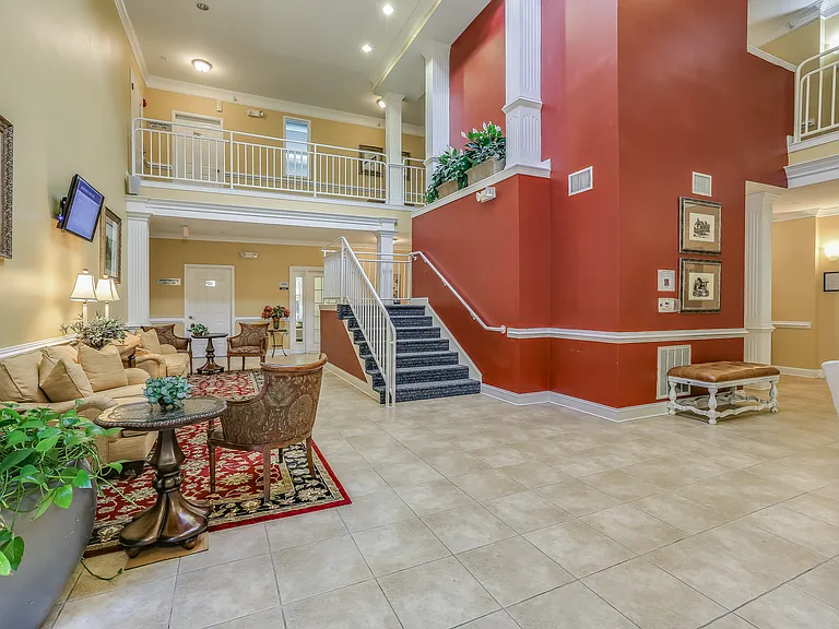Sunstone Apartments — Photo 7