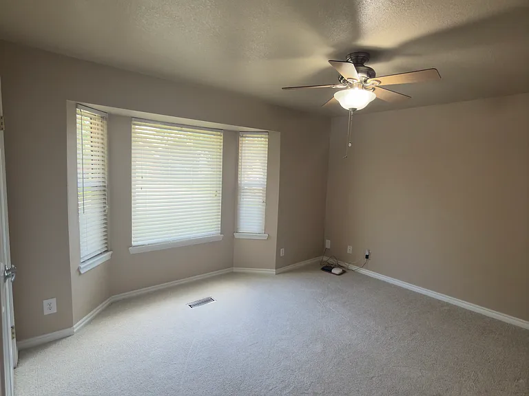 1010 Bluestem Rd — Photo 13
