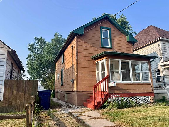 2nd image of 209 Riverside St