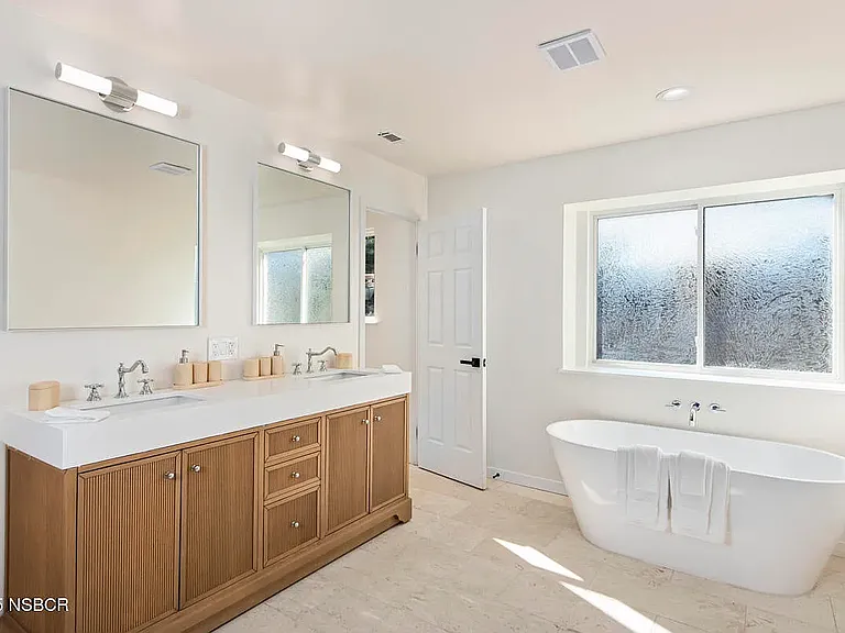 681 Daniel Dr — Photo 8