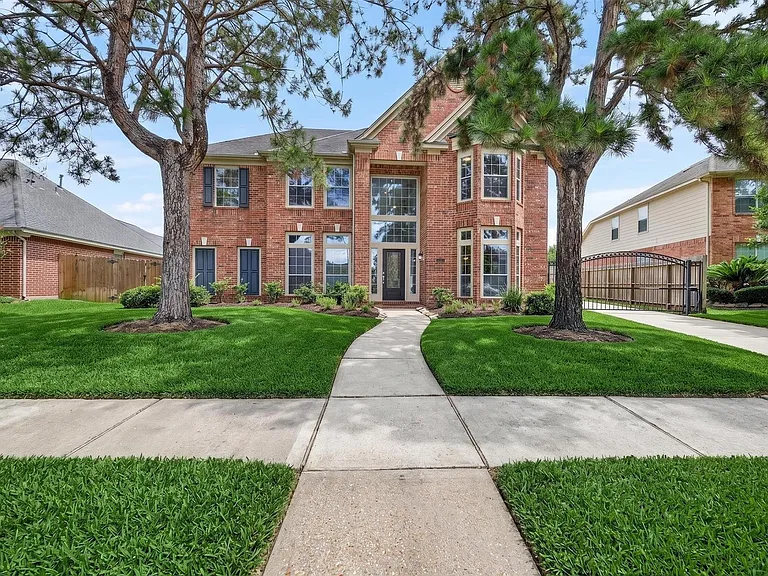 1007 Brannon Park Ln — Photo 1