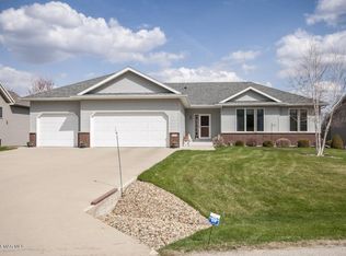 2514 Elmcroft Dr SW, Rochester, MN 55902