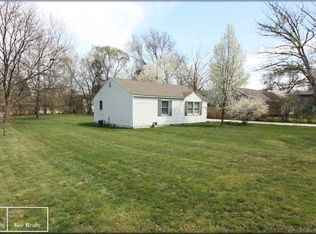 2625 Hessel Ave, Rochester Hills, MI 48307