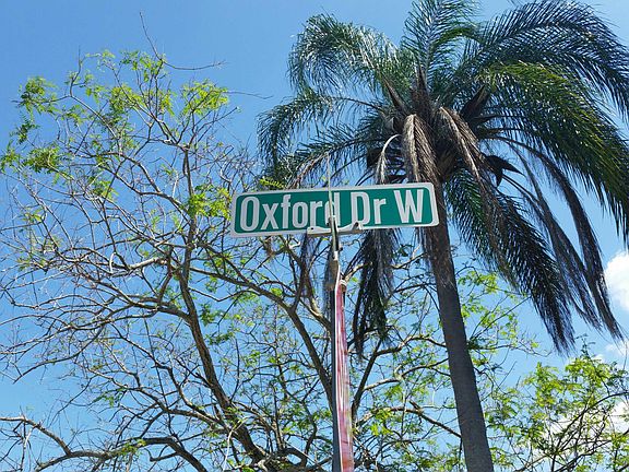 5th image of 2701 Oxford Dr W