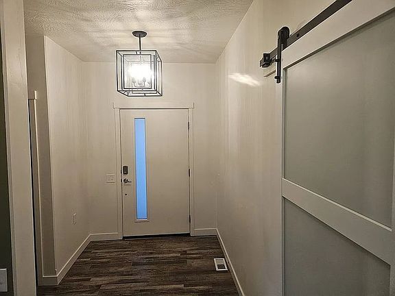 2nd image of 1800 Collins St