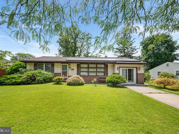 127 Oakdale Rd, Cherry Hill, NJ 08034