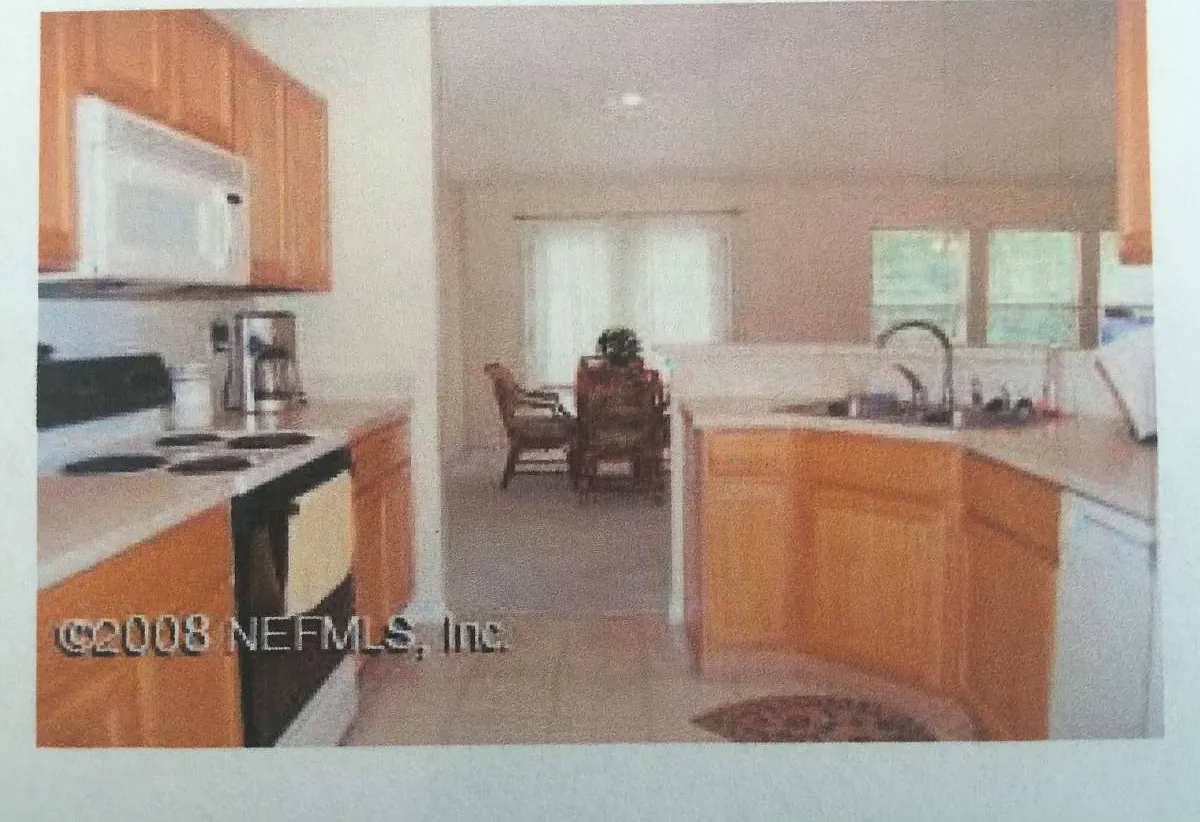 3 bed, 1500 sqft, $2,200 — Photo 4