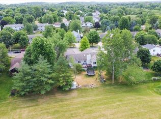 423 W Clover Ln, Cottage Grove, WI 53527
