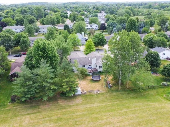 423 West Clover Lane, Cottage Grove, WI 53527