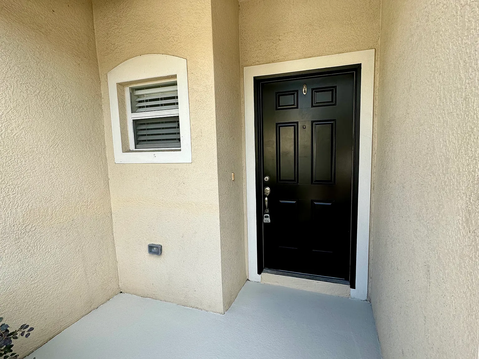 3 bed, 2.5 bath, 1513 sqft, $2,100 — Photo 2
