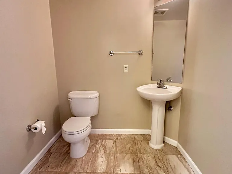 140 S Van Ness Ave #1024 — Photo 9