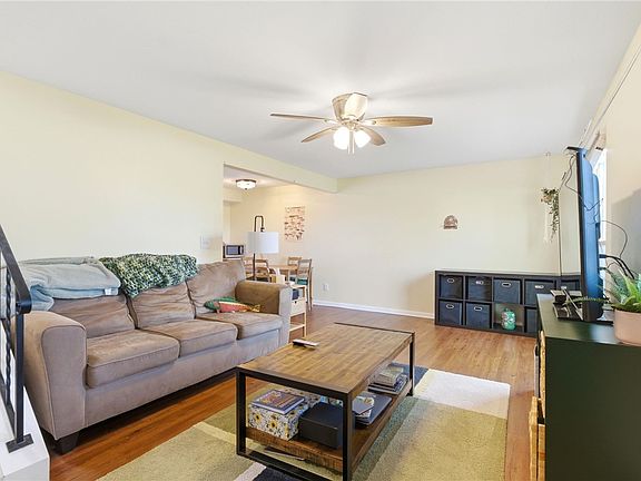 4th image of 1414 Crown Point Ct