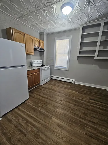 355 Goodrich St #1B Photo 1