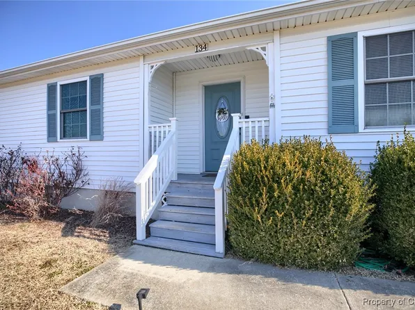 134 Martin Ln, Deltaville, VA 23043