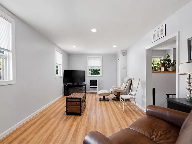 7 Idlewild Ave #B — Photo 9