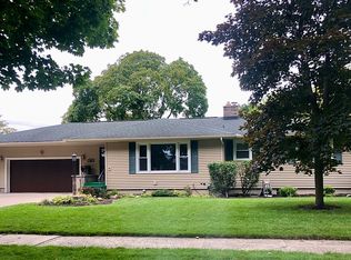 900 Cotter St, Essexville, MI