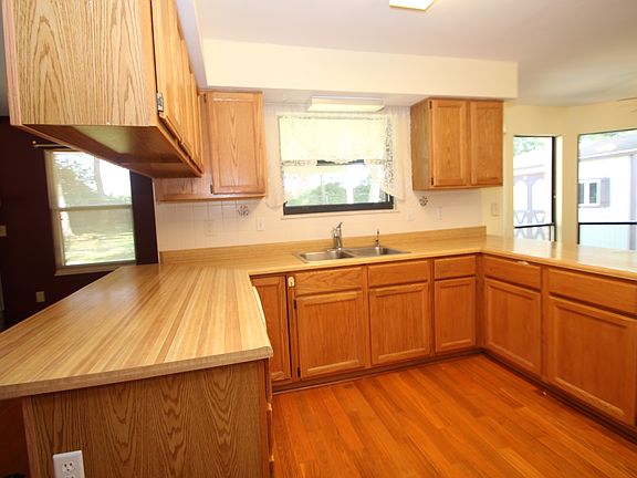 5th image of 6599 Deer Bluff Dr
