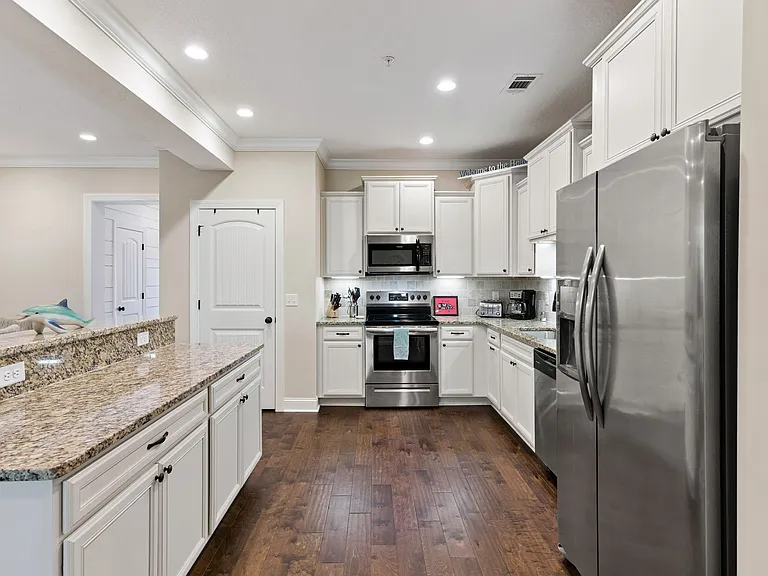 807 Mariners Cir — Photo 10