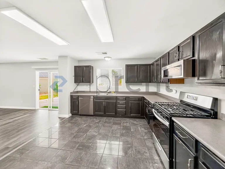 12104 Timberpointe Dr — Photo 28