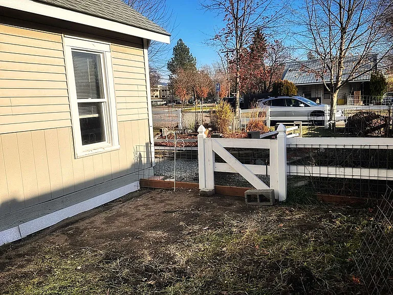 1815 N Medina St — Photo 13