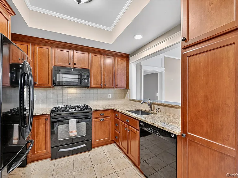 15 Cropsey St #15-3A — Photo 5