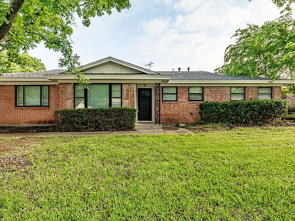 3rd image of 600 Circleview Dr N