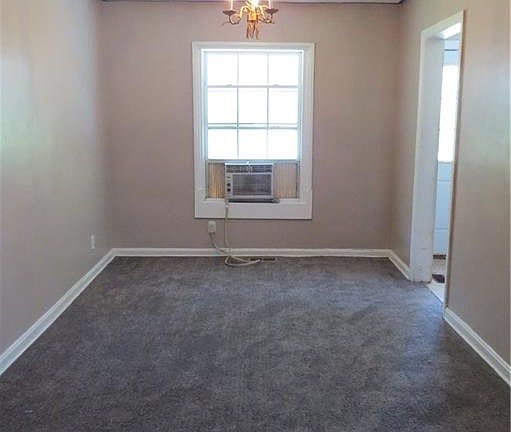 4th image of 1928 Clearwater Dr SE