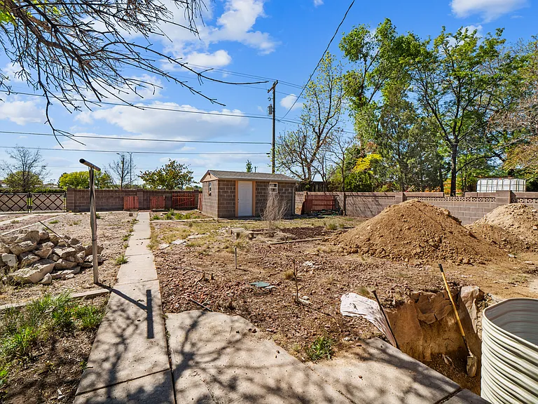 24 Radcliff Ln — Photo 29