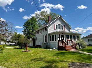 610 S 8th St, Chariton, IA 50049