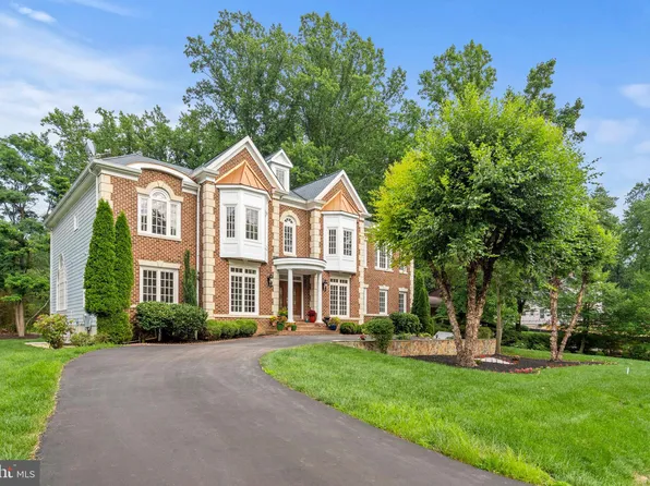 4707 Briggs Rd, Fairfax, VA 22030